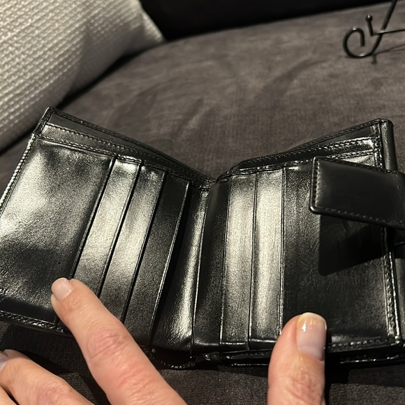 Gucci Authentic Black French Flap Leather Wallet with Silver Hardware. - Picture 9 of 13